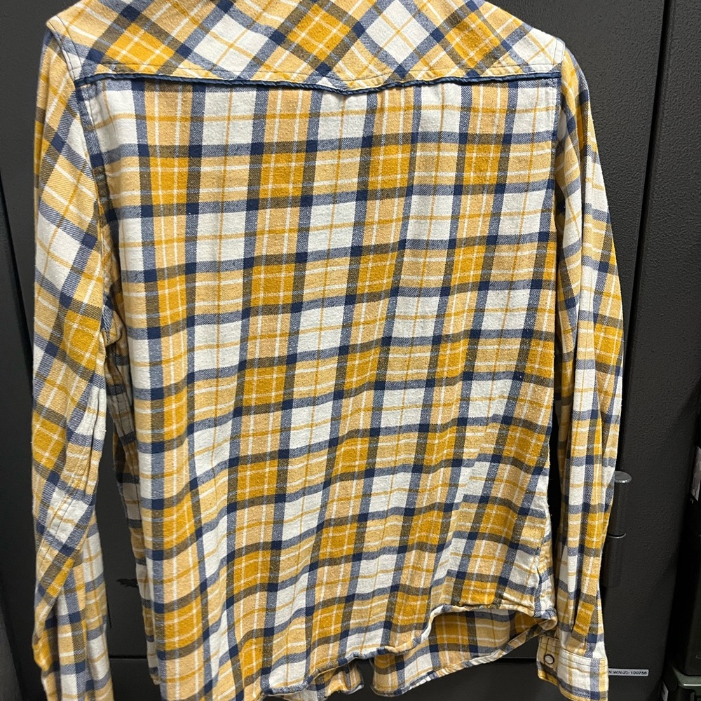Women’s flannel.
